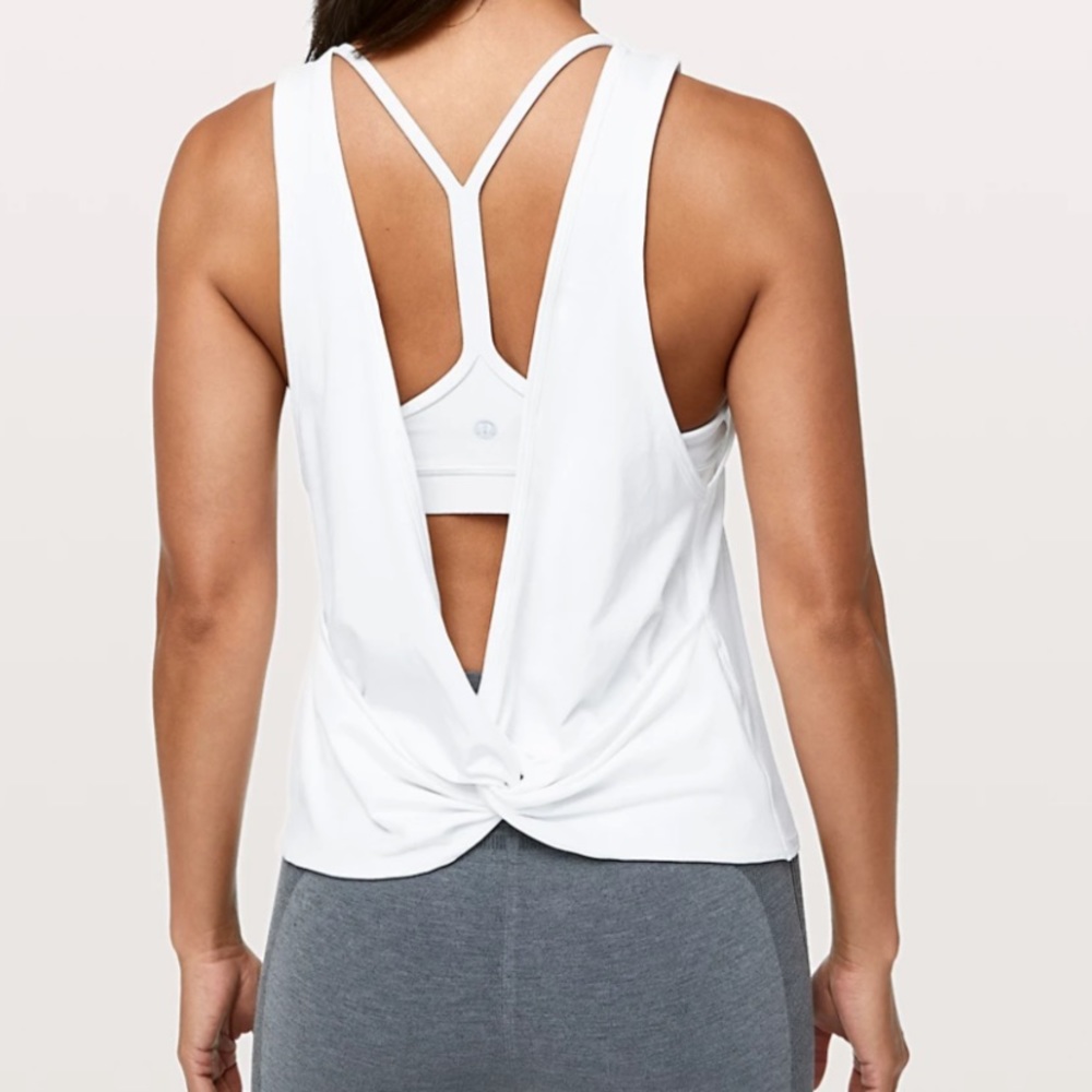 Lot of two Lululemon size 6 Twist it Tank EUC